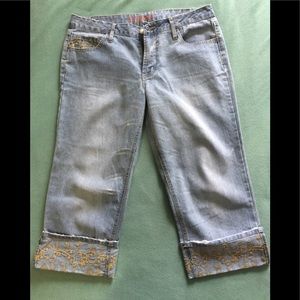 Women’s jean capri pants
